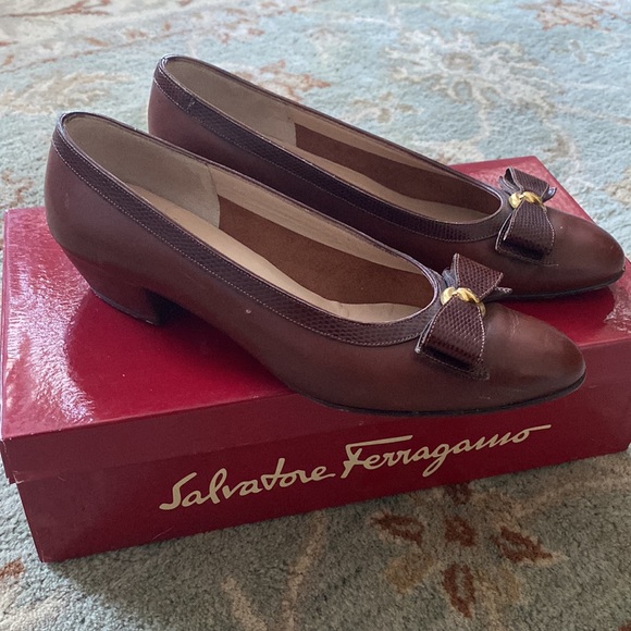 Vintage Salvatore Ferragamo Leather Heels - 6.5 - Picture 7 of 12